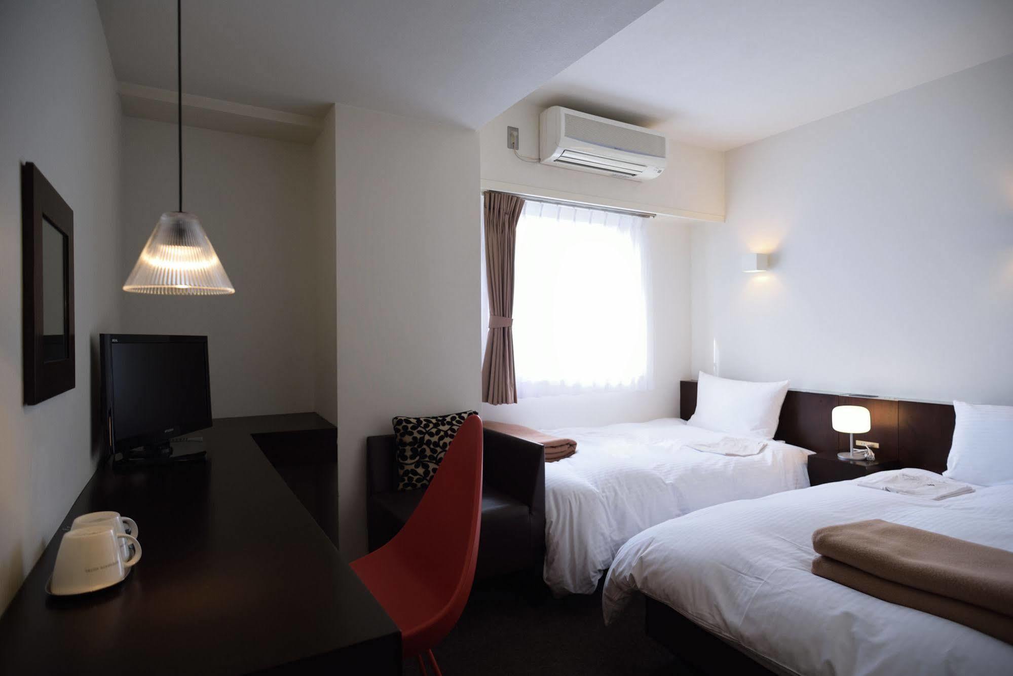 7 Days Hotel Plus Kochi  Bagian luar foto