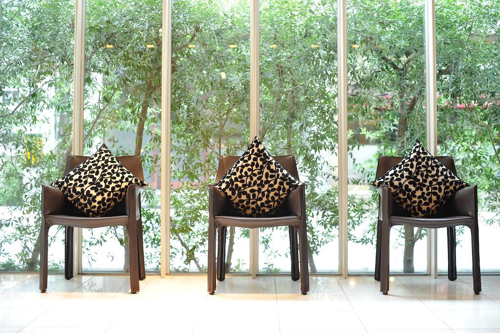 7 Days Hotel Plus Kochi  Bagian luar foto