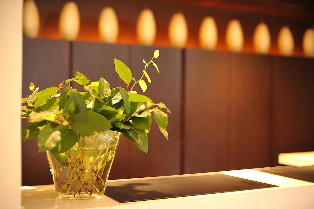7 Days Hotel Plus Kochi  Bagian luar foto